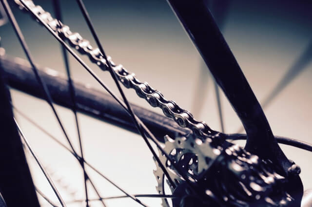ロードバイクのチェーンのたるみの目安は？