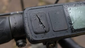 手元スイッチの被膜破れと浸水による致命的なショート