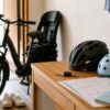 自転車保険で家族の補償範囲を確認するイメージ
